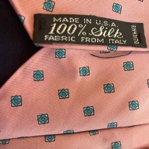 100% Silk Italy Pink Blue square Dot Tie